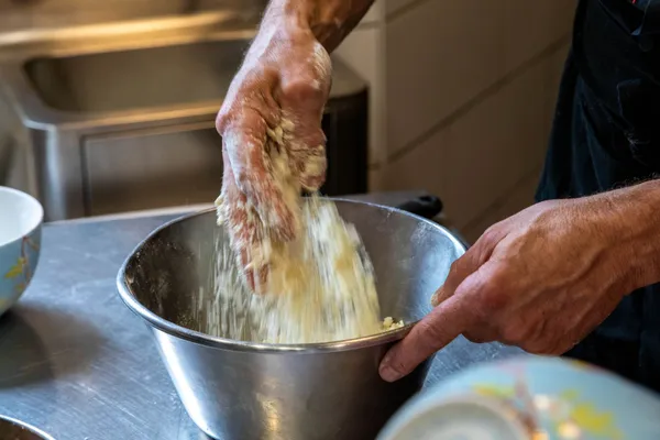 Réalisez votre macaronnade pâtissière - Image n°1 - Wecandoo